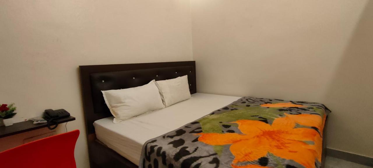 Hotel Shanti Inn Varanasi Exterior photo
